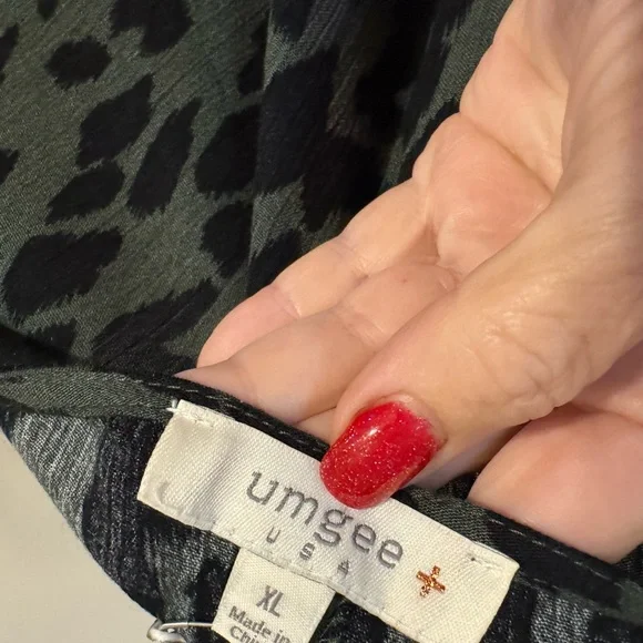 NWT UMGEE BLACK/GREEN ANIMAL PRINT TOP XLARGE #3 - Picture 8 of 9